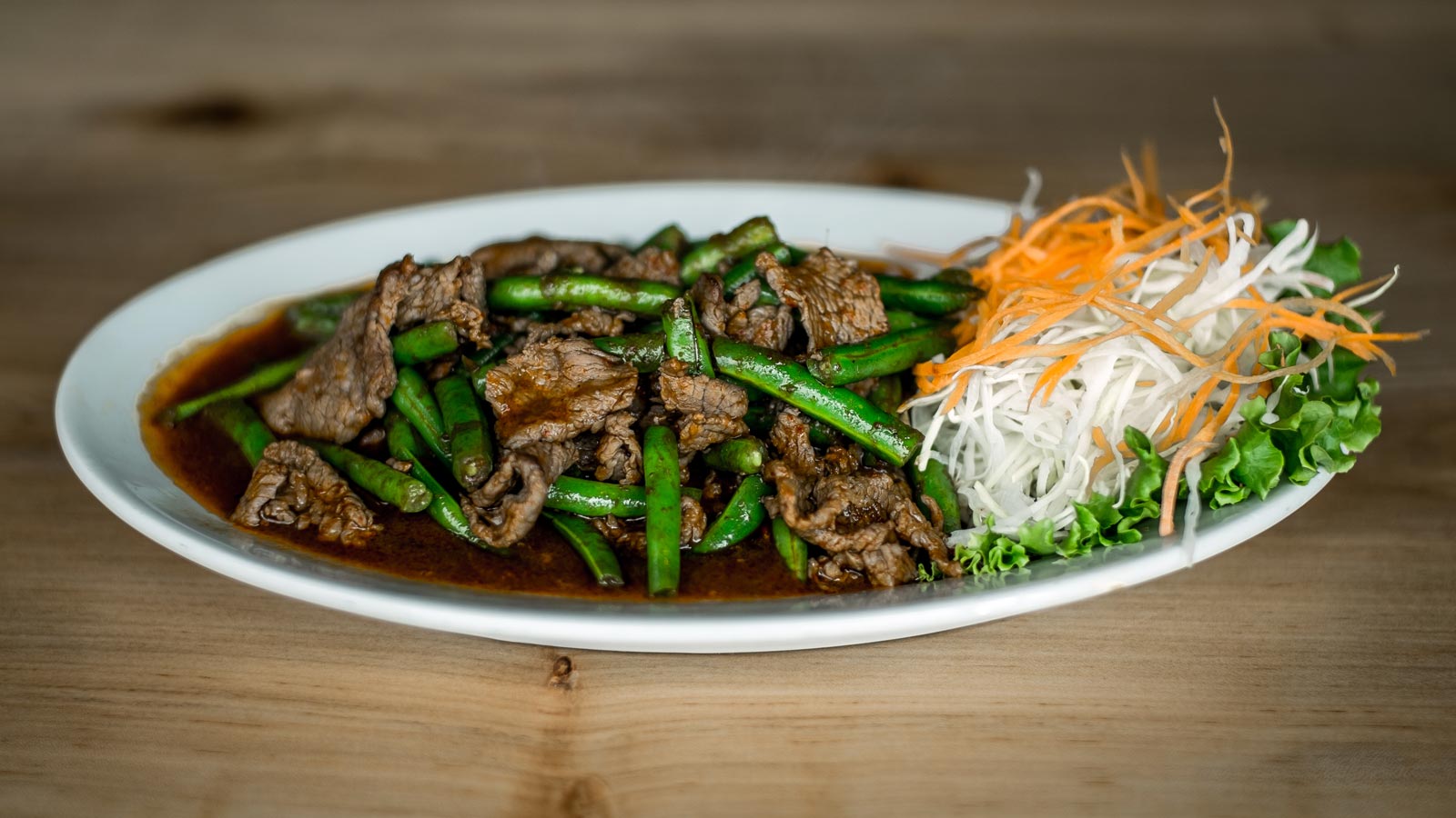 Basil stir-fry with green beans